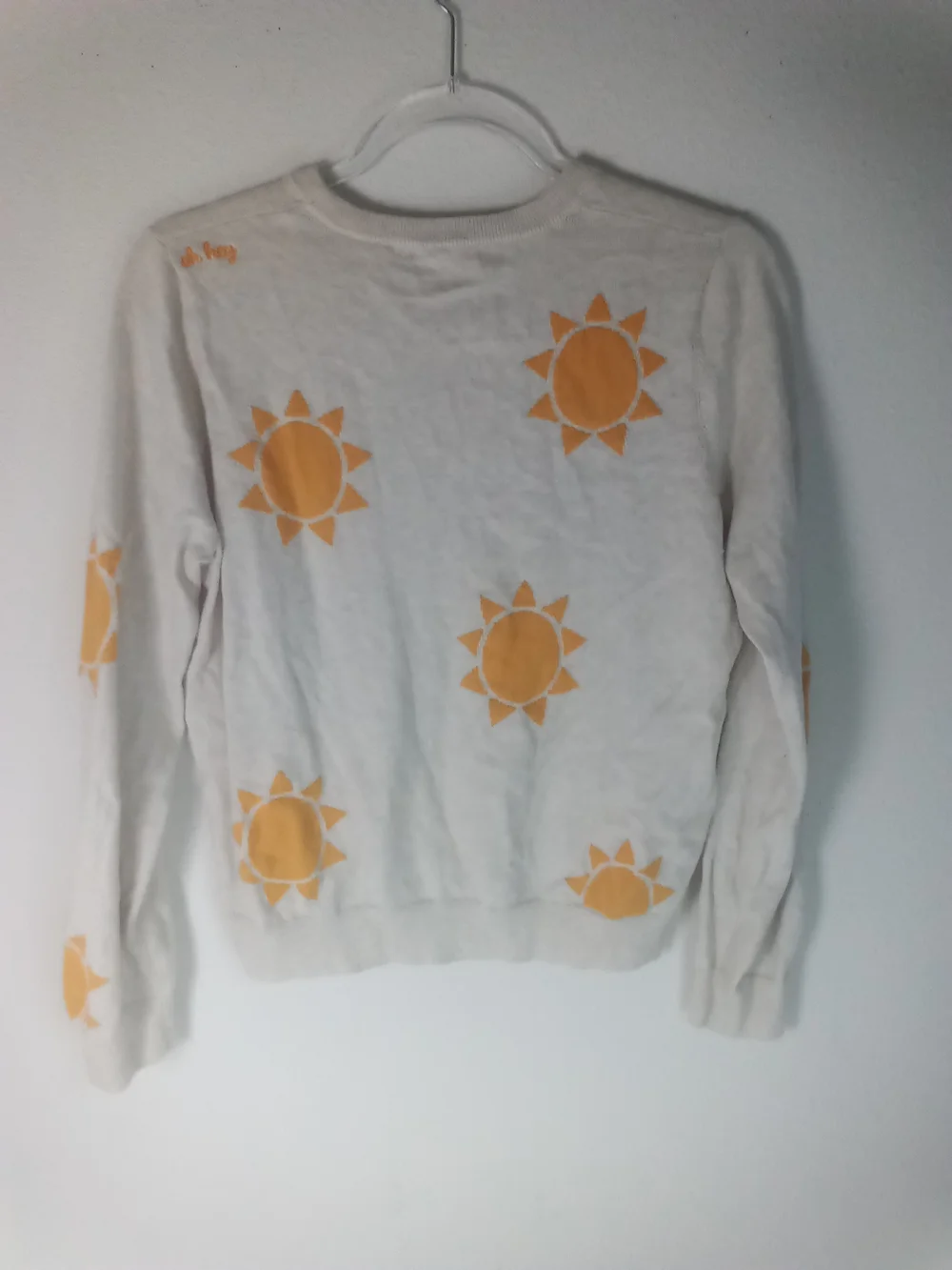 Marine Layer Kai Icon Sweater Oatmeal Yellow Sun Motif - Picture 6 of 9